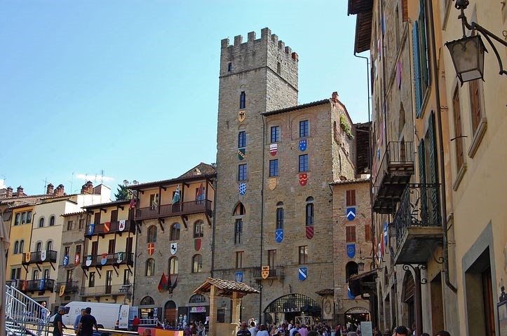 Visit Arezzo with FAI